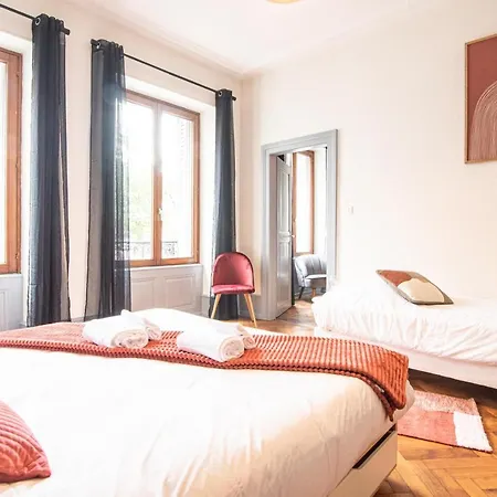 Spacieux - La Galerie - Gare Apartment *