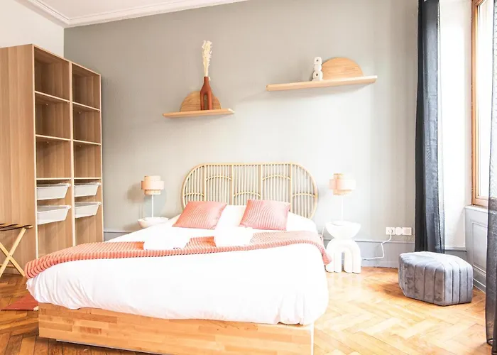 Spacieux - La Galerie - Gare Apartmán