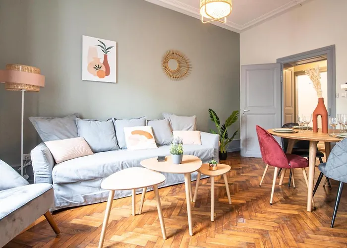 Spacieux - La Galerie - Gare Apartment *